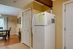 Bartlett Townhome w/ Balcony: 1 Mi to Ski Resort!