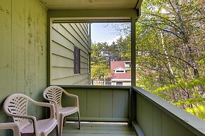 Bartlett Townhome w/ Balcony: 1 Mi to Ski Resort!