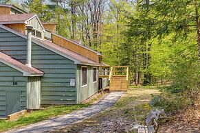 Bartlett Townhome w/ Balcony: 1 Mi to Ski Resort!