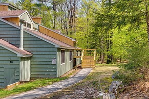 Bartlett Townhome w/ Balcony: 1 Mi to Ski Resort!