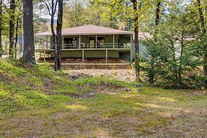 Bartlett Townhome w/ Balcony: 1 Mi to Ski Resort!