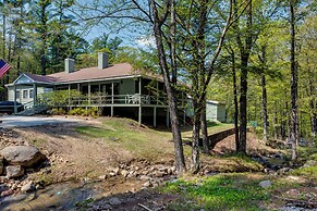 Bartlett Townhome w/ Balcony: 1 Mi to Ski Resort!