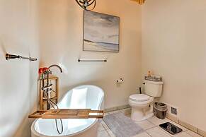 Secluded Leesburg Retreat w/ Private Hot Tub!