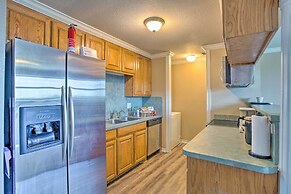 Remodeled Ranch Apt in Sanger: 12 Mi to Lake!