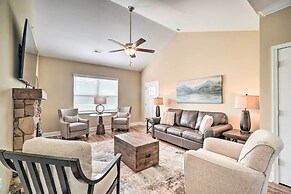 Chic Townsend Condo w/ Saltwater Pool!