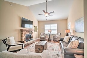 Chic Townsend Condo w/ Saltwater Pool!