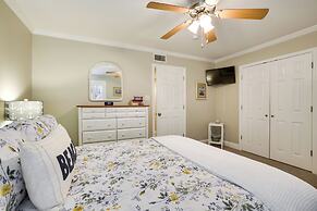 Old Town Bay St Louis Townhome: Walk to Beach