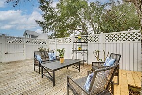 Old Town Bay St Louis Townhome: Walk to Beach