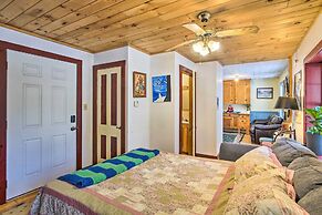 Quaint & Cozy Apartment 12 Mi to Ski Slopes