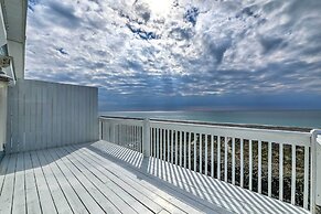 Oceanfront Atlantic Beach Escape w/ Balconies