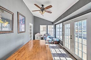 Pet-friendly Home ~ 6 Mi to Downtown Fort Worth!