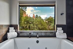 Stunning Sedona Home w/ Red Rock Views & Fire Pit!