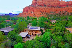 Red Rock Views & Fire Pit: Stunning Sedona Home