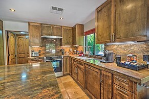 Red Rock Views & Fire Pit: Stunning Sedona Home