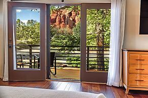 Red Rock Views & Fire Pit: Stunning Sedona Home