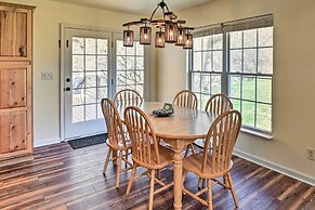 Lyles Peaceful Creekside Home: Hot Tub & Fire Pit