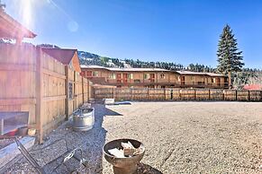 Red River Retreat: Walk to Lifts, Mtn Views!