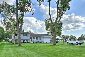 Kid-friendly House ~ 8 Mi to Cedar Rapids!