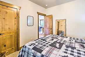 Mtn-view Cabin w/ Hot Tub & Fireplace in Cle Elum!