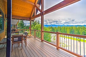 Mtn-view Cabin w/ Hot Tub & Fireplace in Cle Elum!