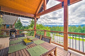 Mtn-view Cabin w/ Hot Tub & Fireplace in Cle Elum!