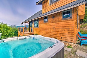 Mtn-view Cabin w/ Hot Tub & Fireplace in Cle Elum!