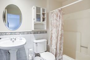 Walk to Dtwn Palm Springs: Condo w/ Pool Access