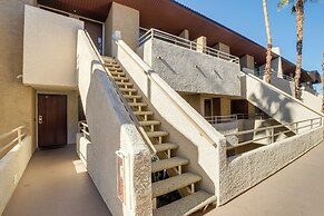 Walk to Dtwn Palm Springs: Condo w/ Pool Access