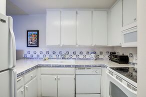 Walk to Dtwn Palm Springs: Condo w/ Pool Access