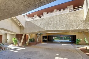 Walk to Dtwn Palm Springs: Condo w/ Pool Access