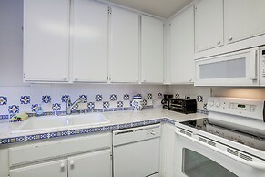 Walk to Dtwn Palm Springs: Condo w/ Pool Access