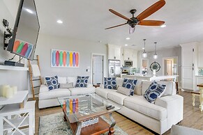 Modern Crystal Beach Escape - 225 Feet to Shore!