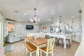 Modern Crystal Beach Escape - 225 Feet to Shore!