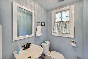 15 Mi to Gloucester: Waterfront Mathews Home!