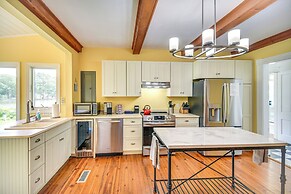 15 Mi to Gloucester: Waterfront Mathews Home!