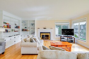 15 Mi to Gloucester: Waterfront Mathews Home!