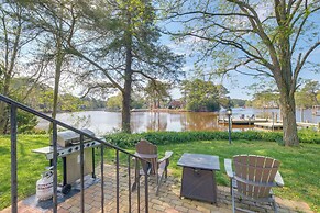 15 Mi to Gloucester: Waterfront Mathews Home!