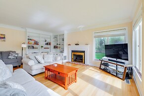 15 Mi to Gloucester: Waterfront Mathews Home!