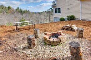 Stunning Nebo Lake House With Deck & Views!