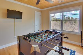 Stunning Nebo Lake House w/ Deck & Views!