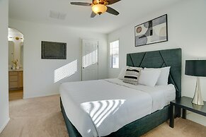 Bright Goodyear Home: Community Pool, Hot Tub