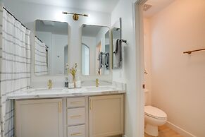 Bright Goodyear Home: Community Pool, Hot Tub