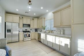 Bright Goodyear Home: Community Pool, Hot Tub