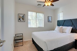 Bright Goodyear Home: Community Pool, Hot Tub