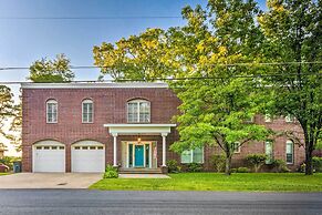 Dock, Hot Tub & Kayaks: Luxe Hot Springs Lakehouse
