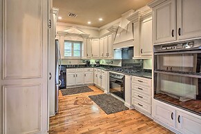 Dock, Hot Tub & Kayaks: Luxe Hot Springs Lakehouse