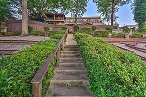 Dock, Hot Tub & Kayaks: Luxe Hot Springs Lakehouse