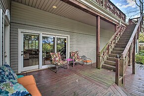 Dock, Hot Tub & Kayaks: Luxe Hot Springs Lakehouse