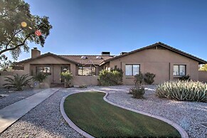 Pet-friendly Glendale Home w/ Pool & Putting Green