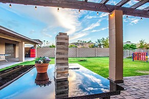 Pet-friendly Glendale Home w/ Pool & Putting Green